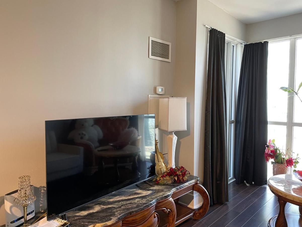 Luxury Condo With Cn Tower View Τορόντο Εξωτερικό φωτογραφία
