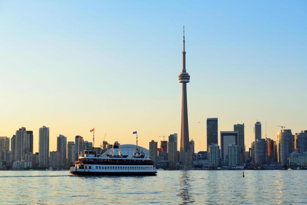 Luxury Condo With Cn Tower View Τορόντο Εξωτερικό φωτογραφία